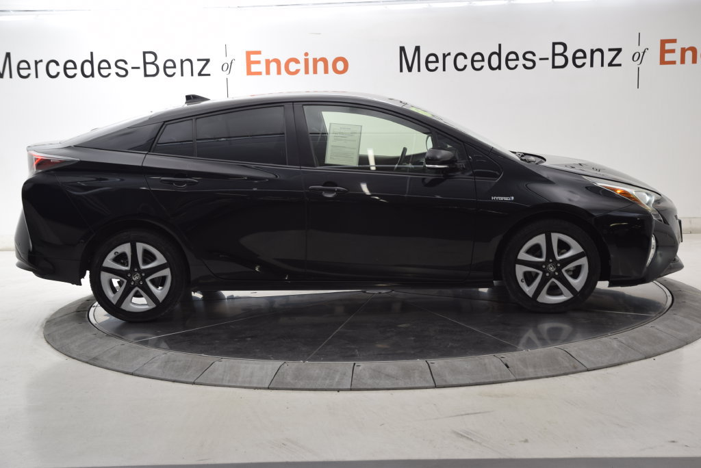 Used 2017 Toyota Prius Three Touring FWD image 6