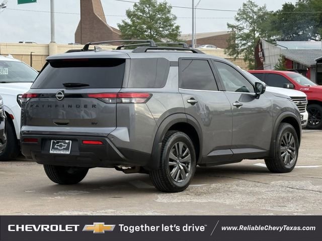 Used 2023 Nissan Pathfinder SV w/ Black Appearance Package FWD image 6