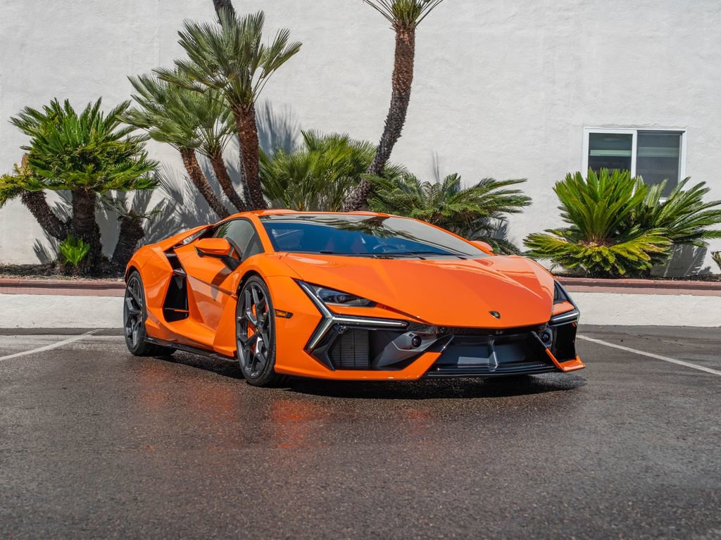 Used 2025 Lamborghini Revuelto image 27