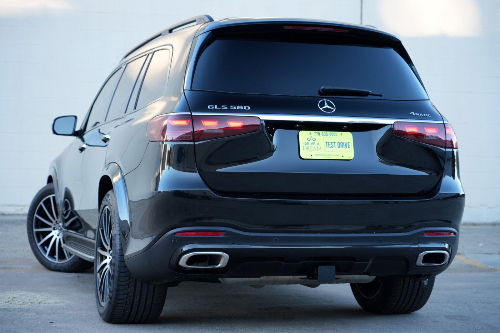 Used 2025 Mercedes-Benz GLS 580 4MATIC image 6