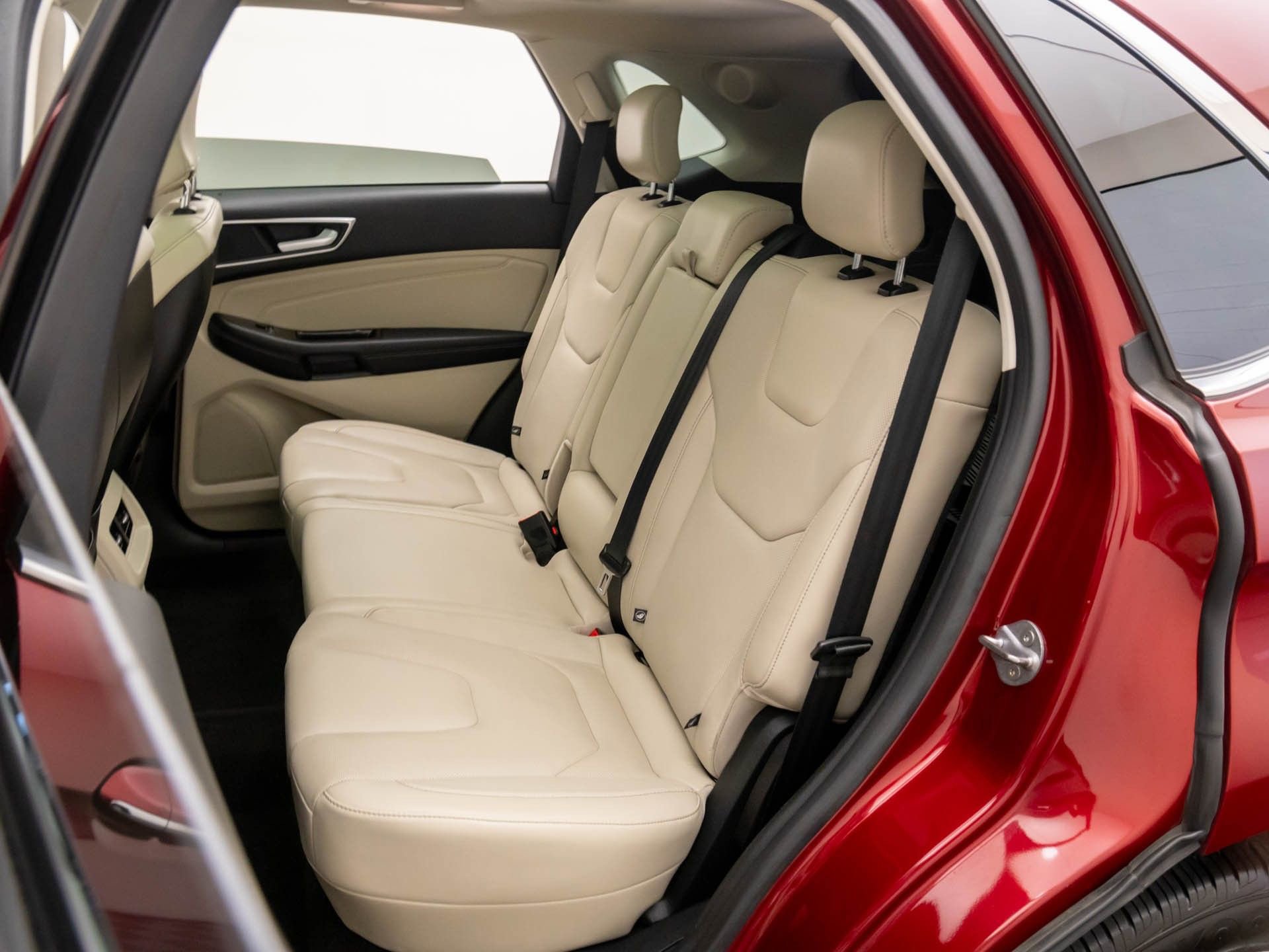 Used 2018 Ford Edge Titanium w/ Equipment Group 301A image 17