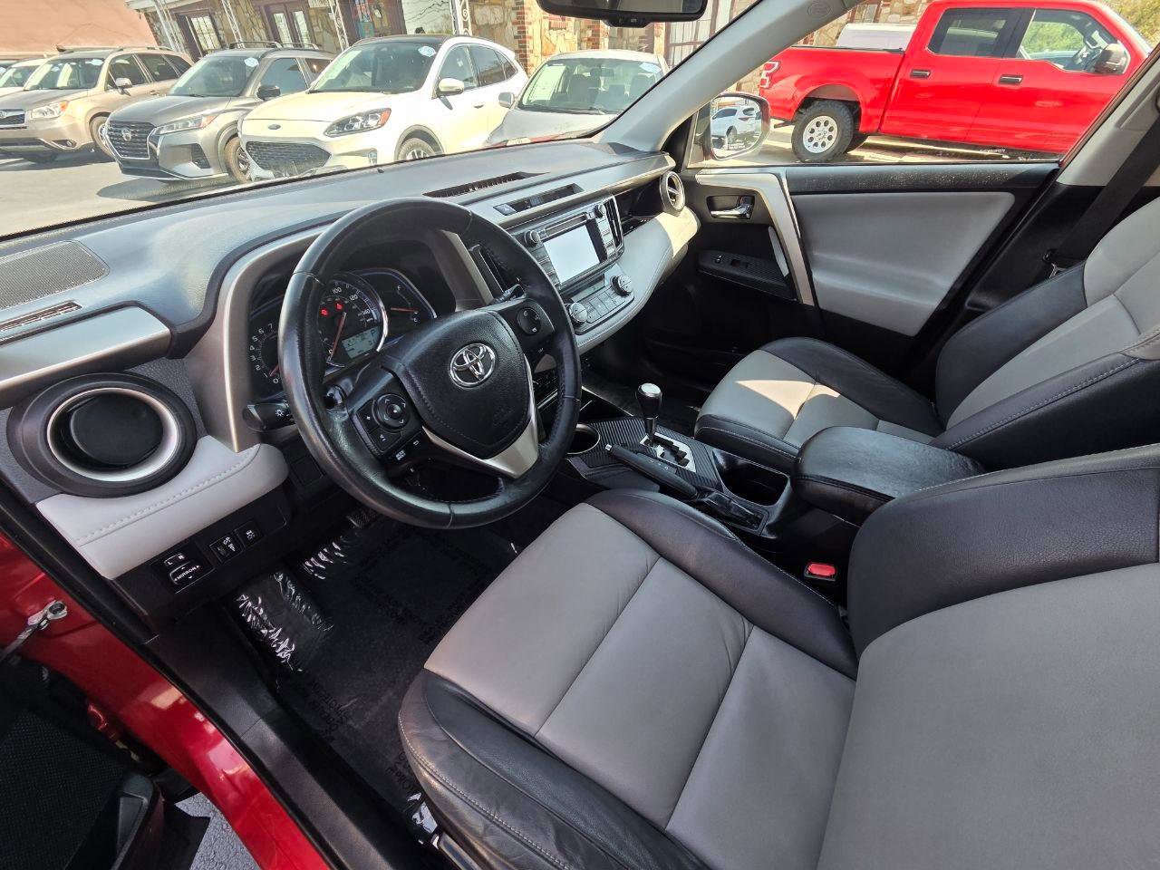 Used 2014 Toyota RAV4 Limited image 11