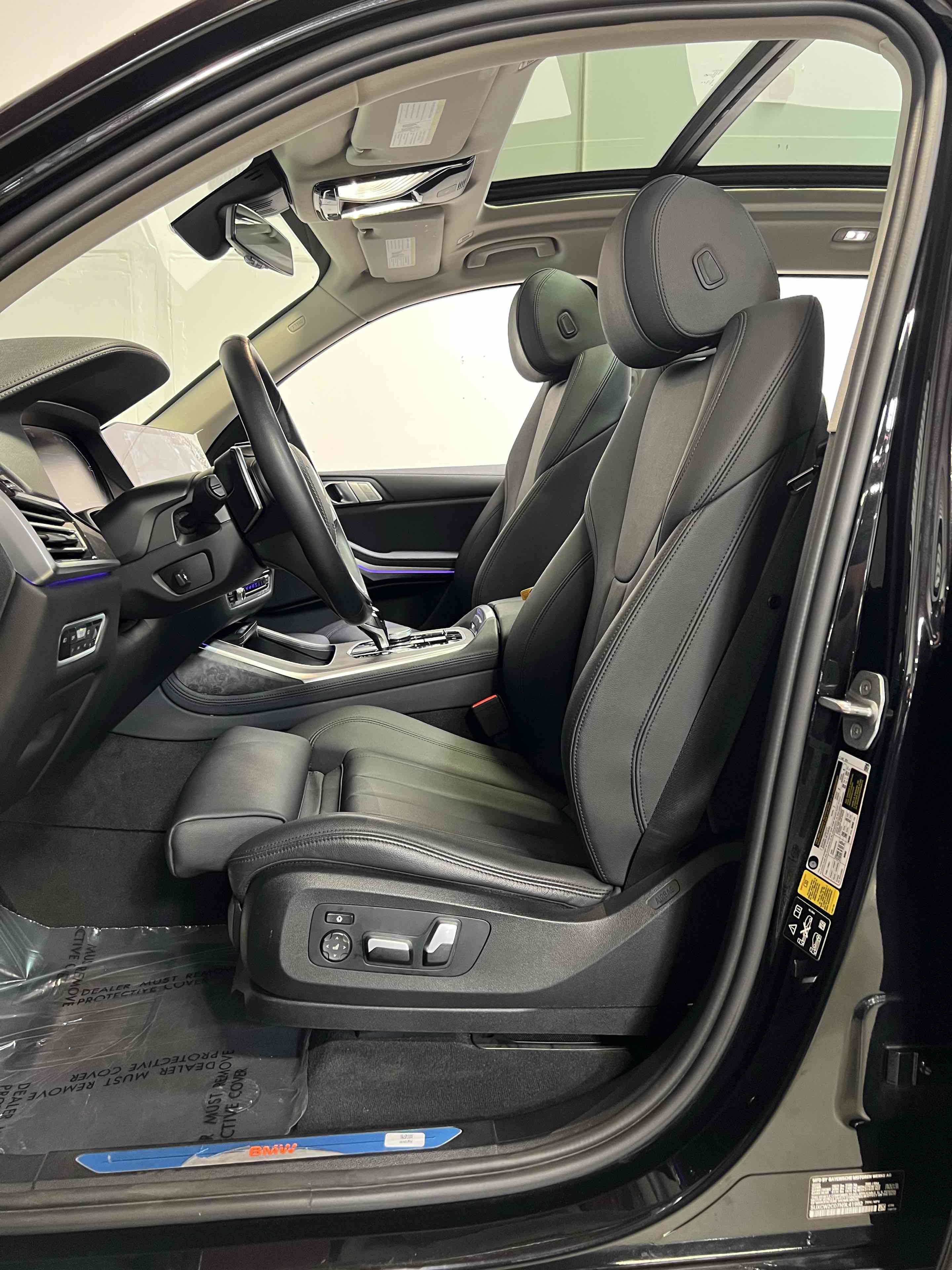 Used 2022 BMW X7 xDrive40i w/ Premium Package AWD/4WD image 43