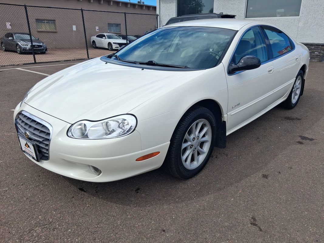Used 2000 Chrysler LHS FWD image 3