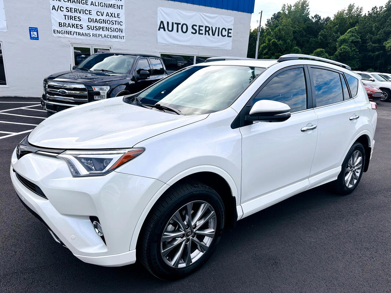 Used 2017 Toyota RAV4 Platinum image 1