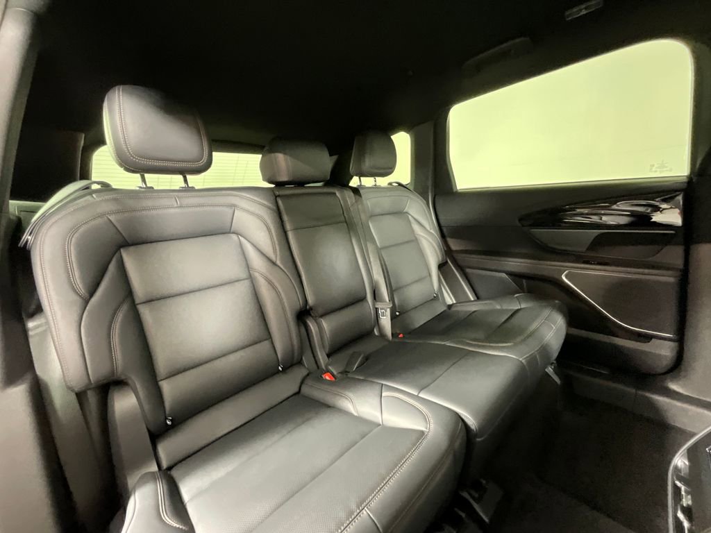 Used 2025 Lincoln Nautilus Premier w/ Jet Appearance Package image 22