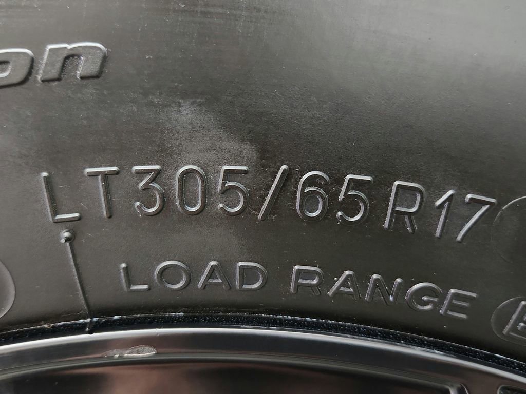 Used 2018 Jeep Wrangler Unlimited Sahara w/ Dual Top Group image 33