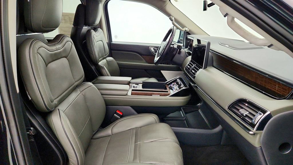 Used 2022 Lincoln Navigator Black Label AWD/4WD image 25