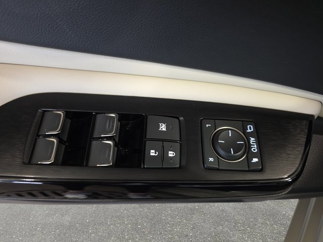 Certified 2025 Lexus ES 300h w/ Premium Package image 28