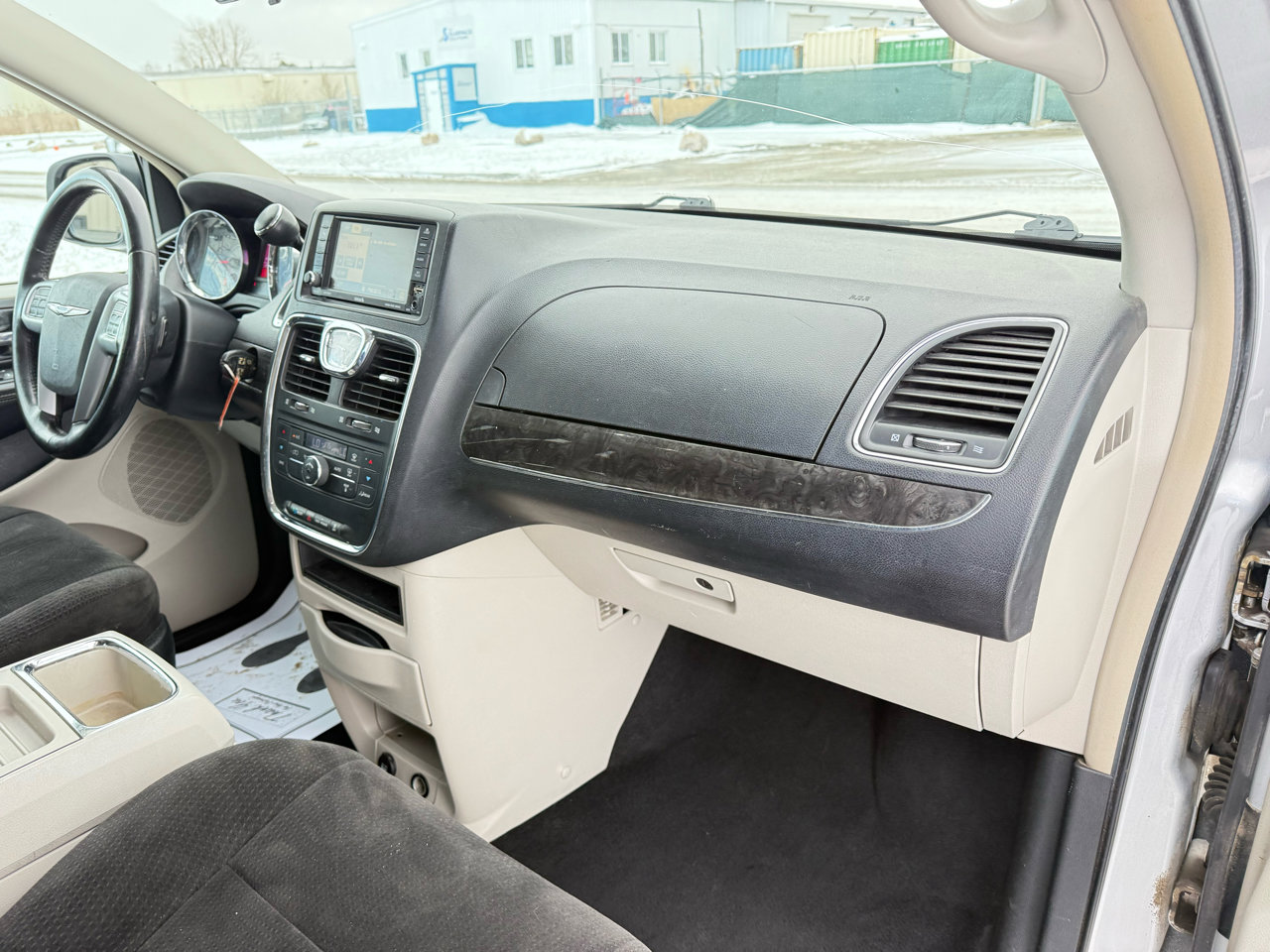 Used 2012 Chrysler Town & Country Touring image 18