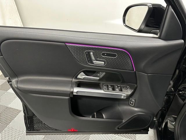Used 2025 Mercedes-Benz GLB 250 4MATIC image 15