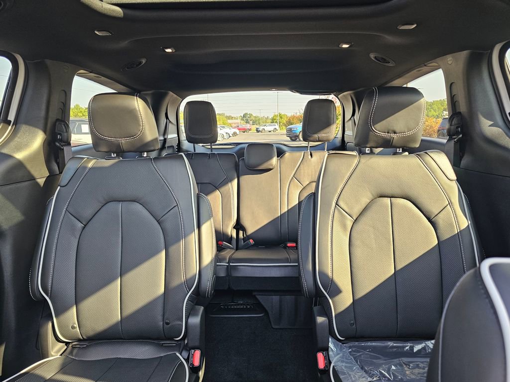 New 2026 Chrysler Pacifica Limited image 27