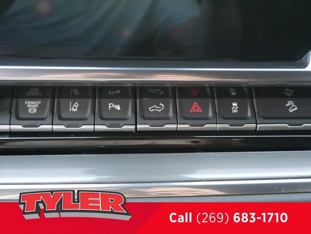 Used 2024 Chevrolet Silverado 2500 High Country w/ High Country Premium Package AWD/4WD image 32