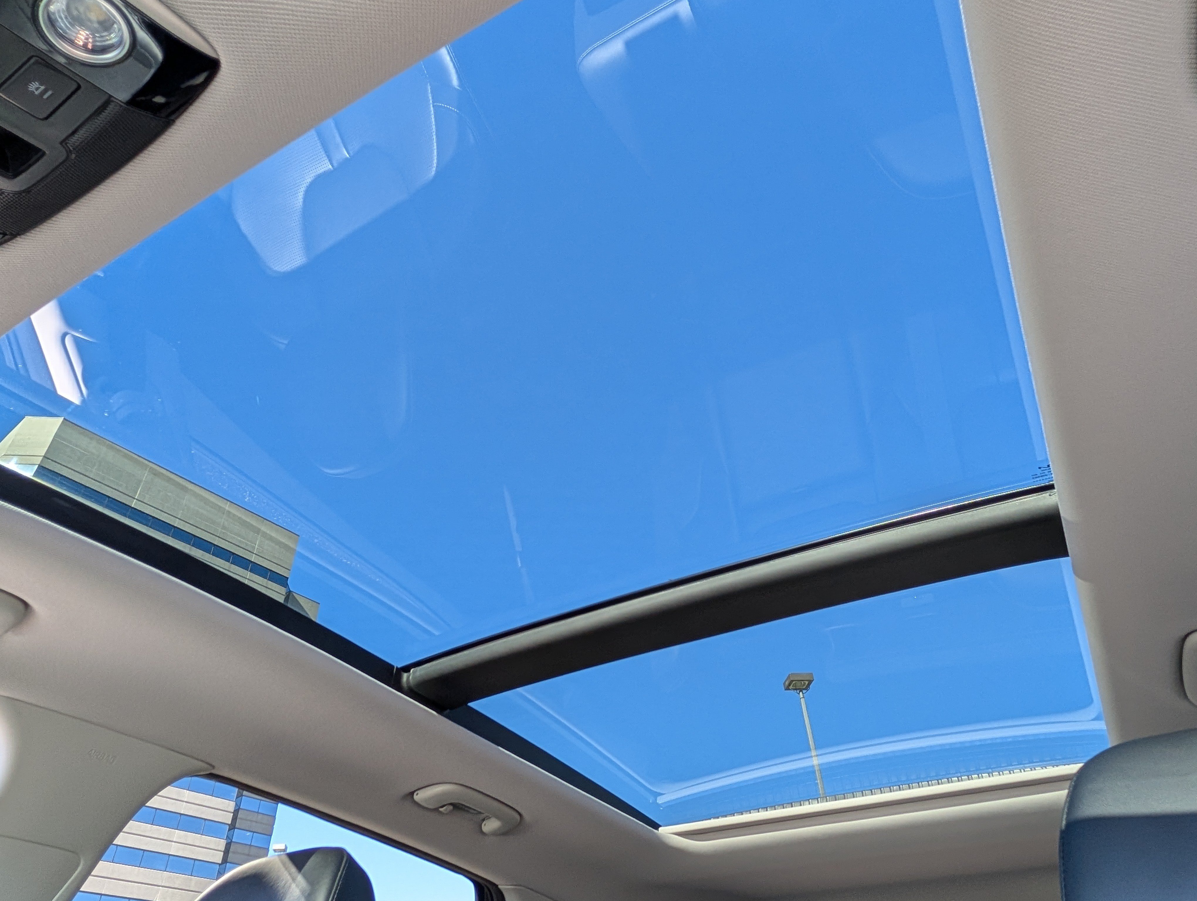Certified 2025 Kia Sorento S w/ Panoramic Sunroof Package AWD/4WD image 32