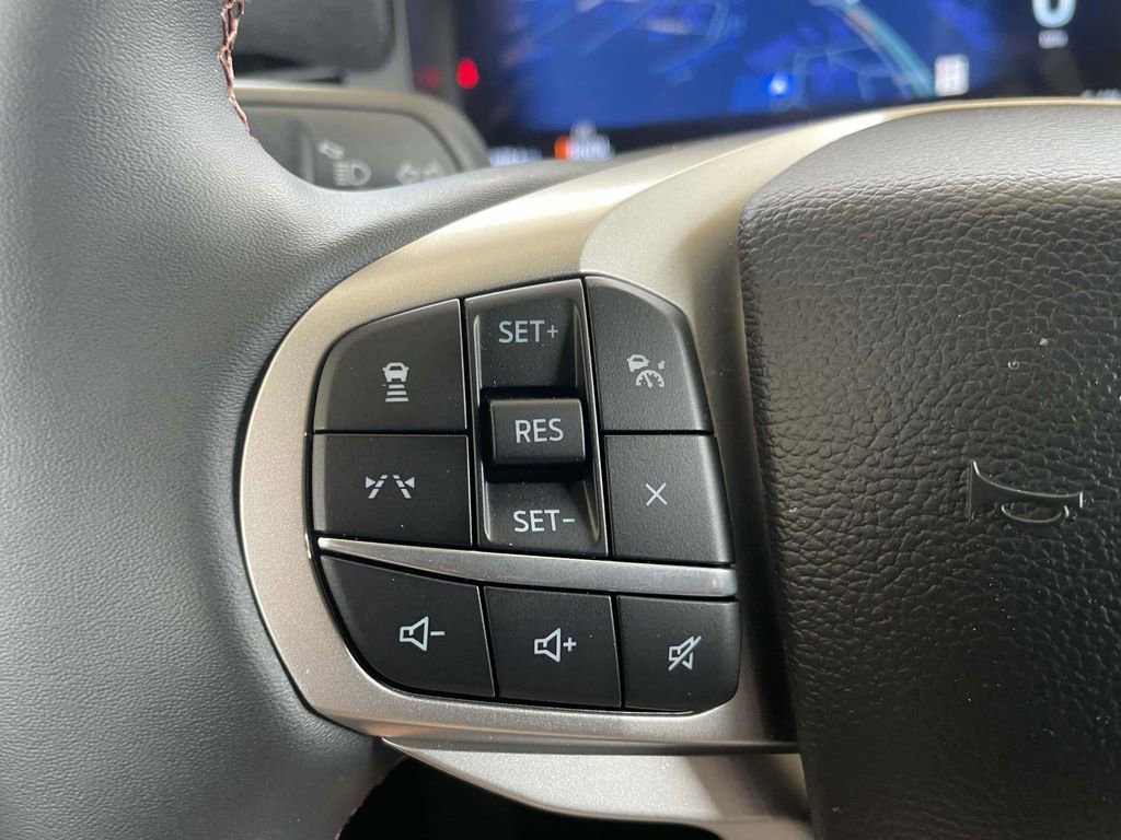 New 2025 Ford Explorer Active image 28