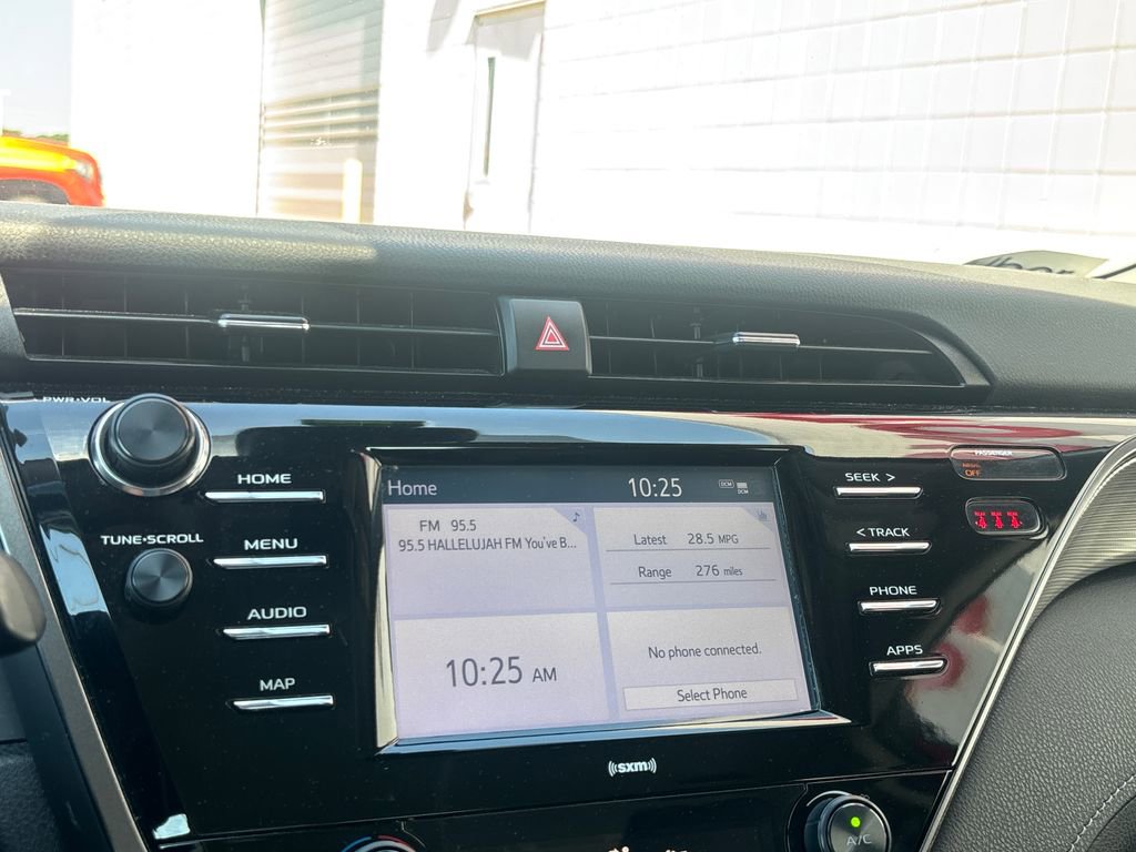 Used 2020 Toyota Camry SE FWD image 12