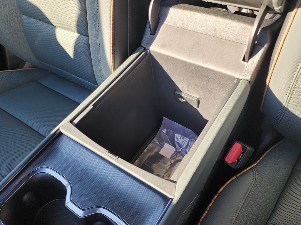 New 2026 GMC Acadia AT4 w/ Luxury Package image 36