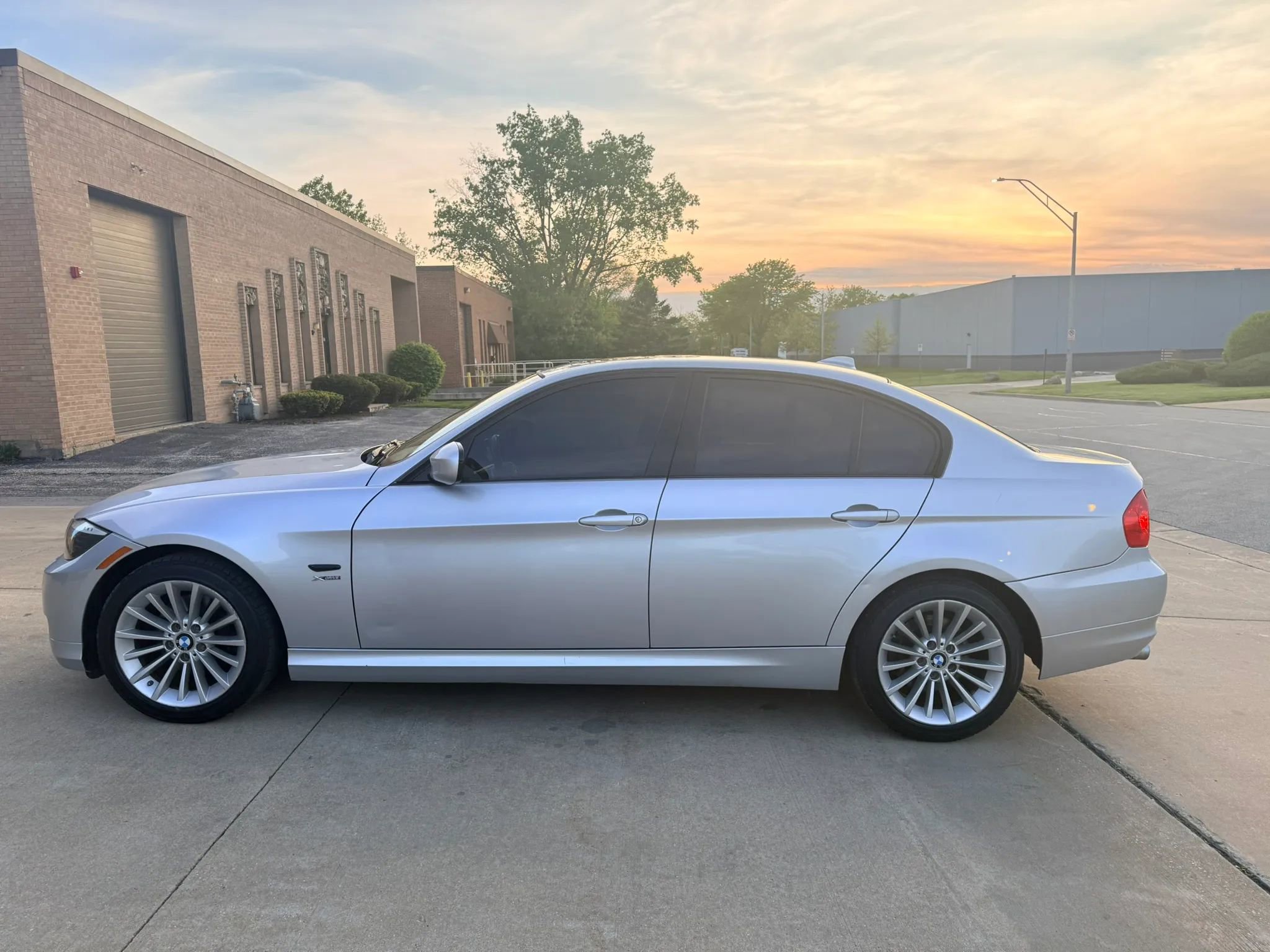 Used 2011 BMW 328i xDrive Sedan AWD/4WD image 6