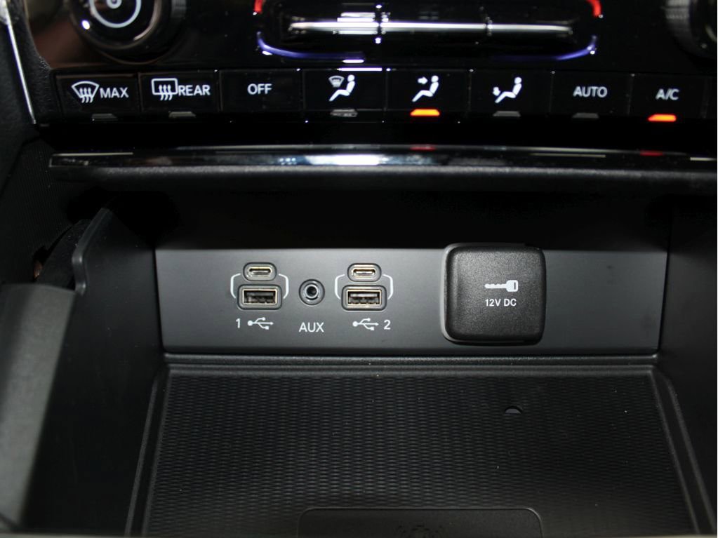 New 2025 Jeep Grand Cherokee Altitude image 19