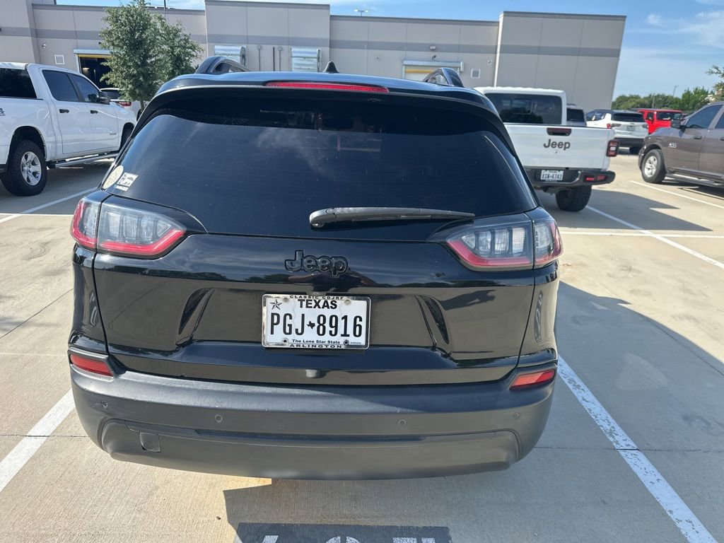 Used 2021 Jeep Cherokee Latitude Plus FWD image 3