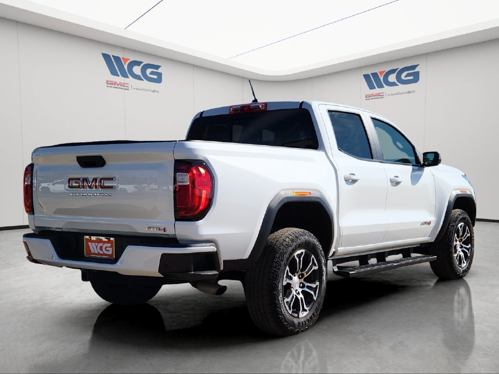 Used 2024 GMC Canyon AT4 w/ AT4 Premium Package AWD/4WD image 4