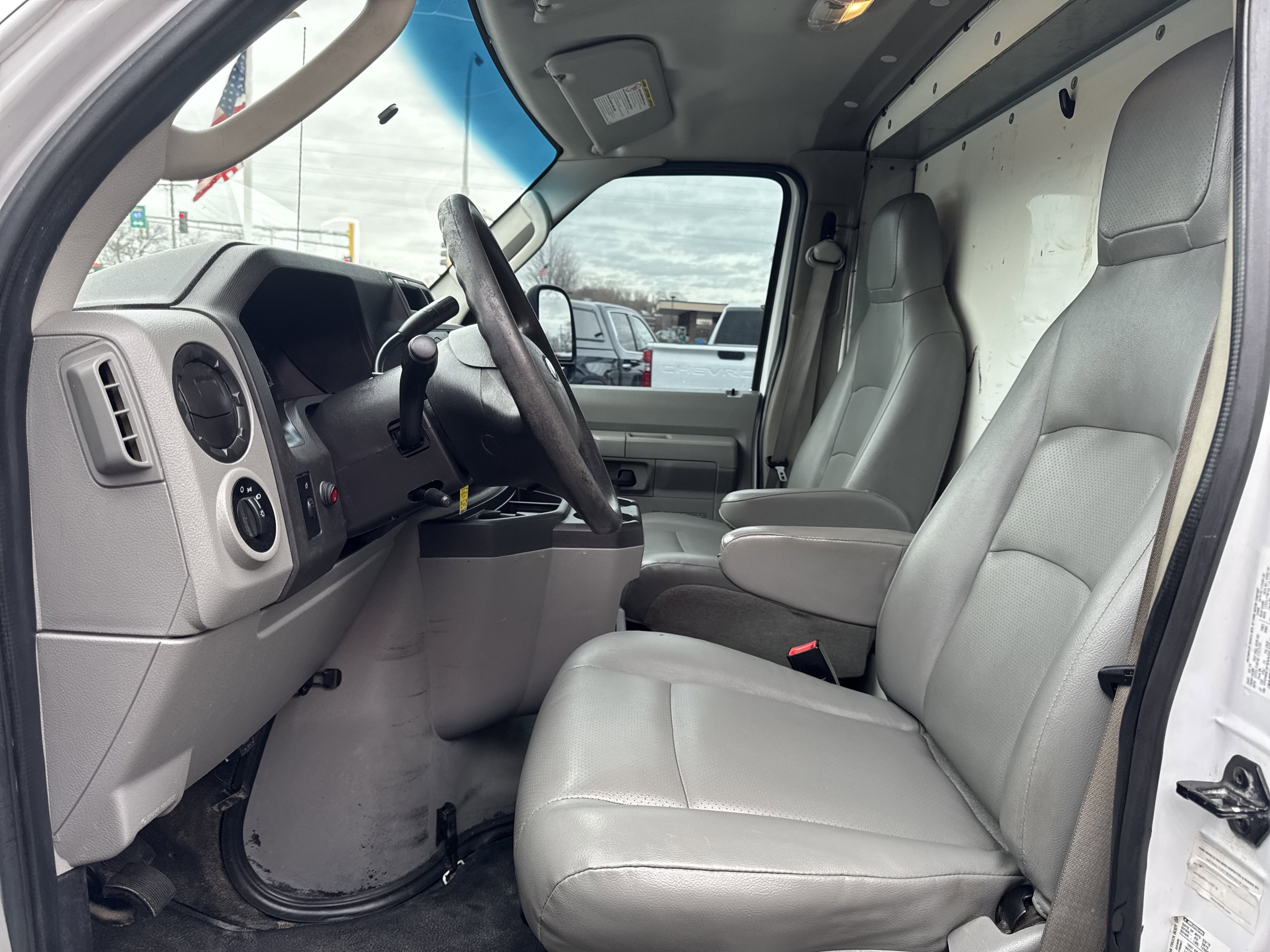Used 2019 Ford E-350 and Econoline 350 Super Duty RWD image 15