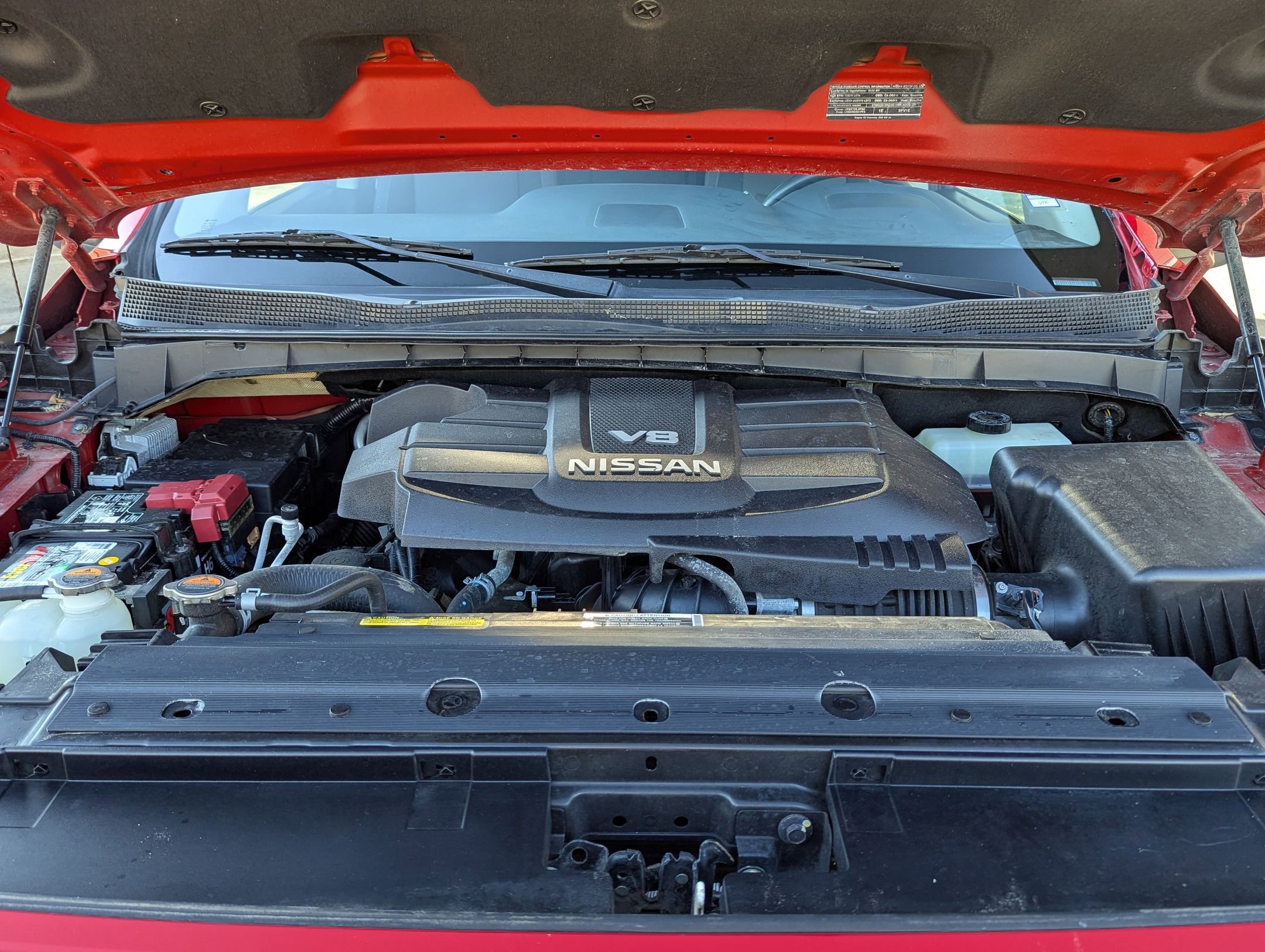 Used 2020 Nissan Titan SV image 32