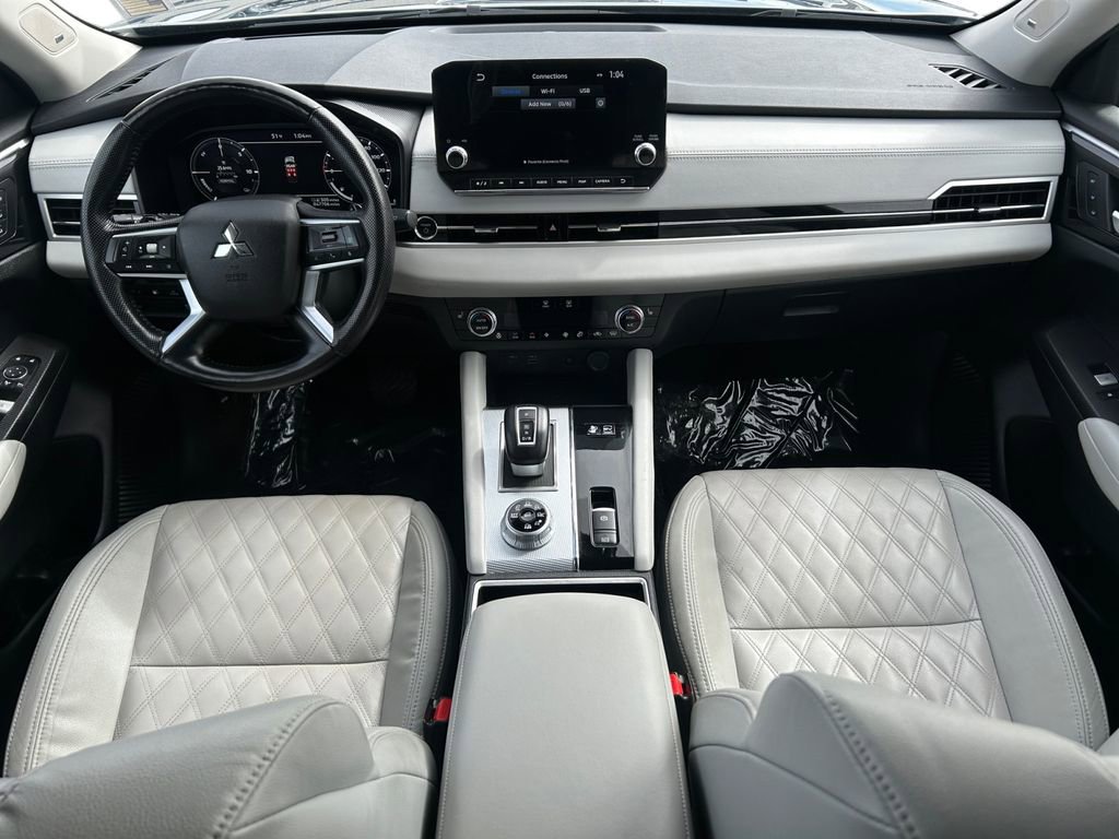 Used 2024 Mitsubishi Outlander SEL image 11