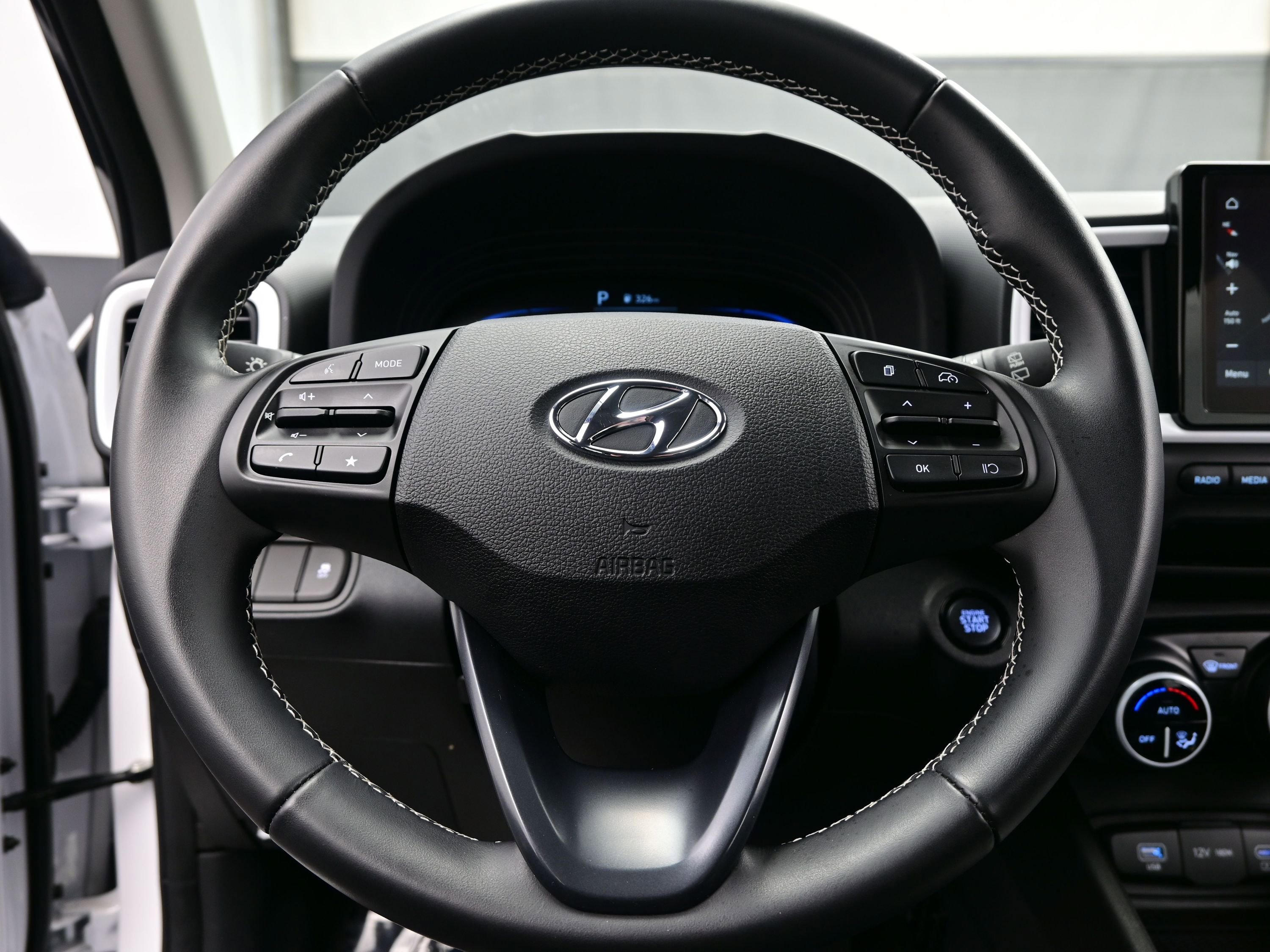 Certified 2025 Hyundai Venue Limited image 23