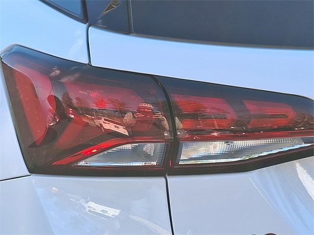 Used 2024 Chevrolet Equinox LT image 10