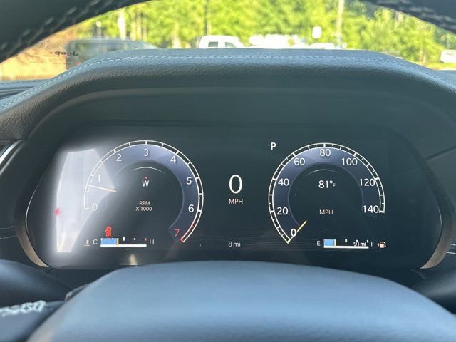 New 2025 Jeep Grand Cherokee Limited w/ Black Appearance Package image 24