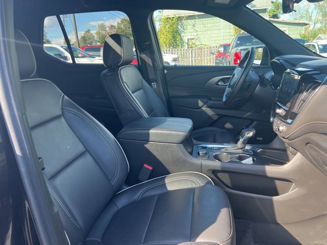 Used 2023 Chevrolet Traverse Premier image 12