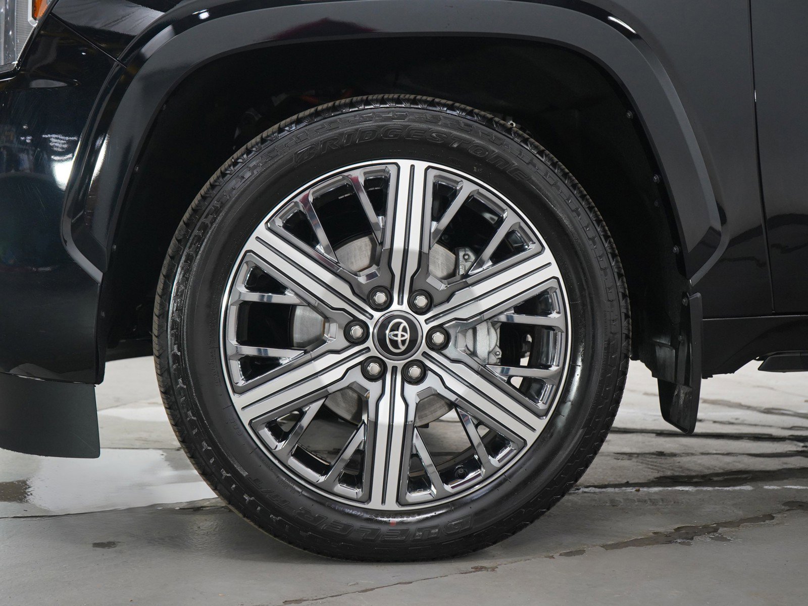 Used 2025 Toyota Sequoia Capstone image 36