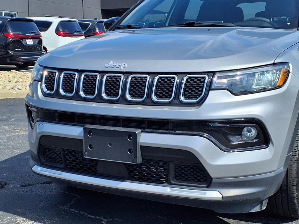 Used 2023 Jeep Compass Limited image 21