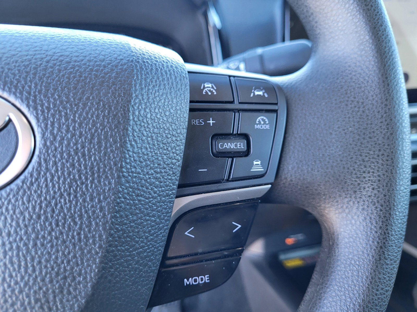 Used 2025 Toyota Camry LE image 27