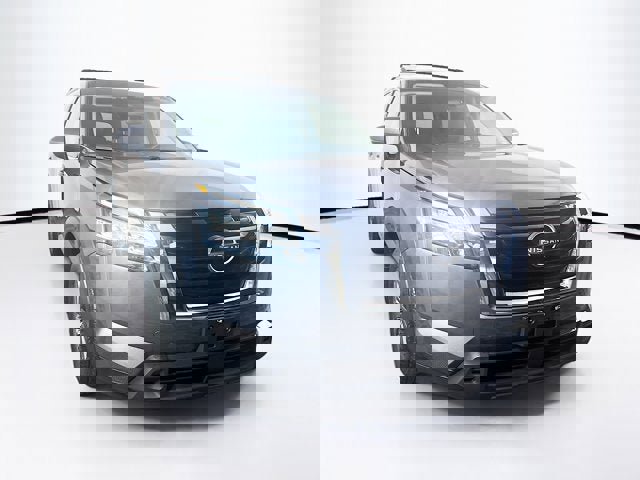 Certified 2025 Nissan Pathfinder SV image 3