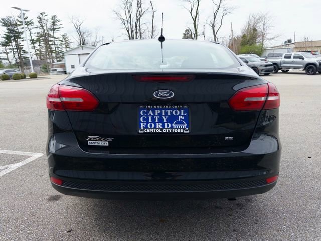 Used 2017 Ford Focus SE w/ Cold Weather Package image 5