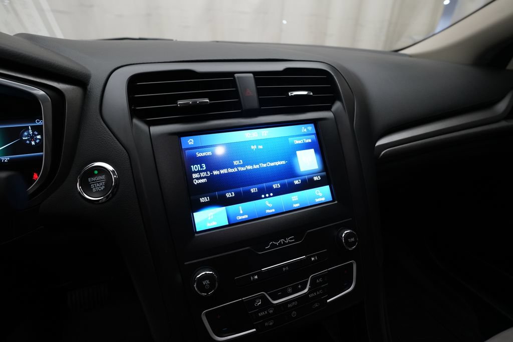 Used 2020 Ford Fusion SE w/ Equipment Group 151A FWD image 6