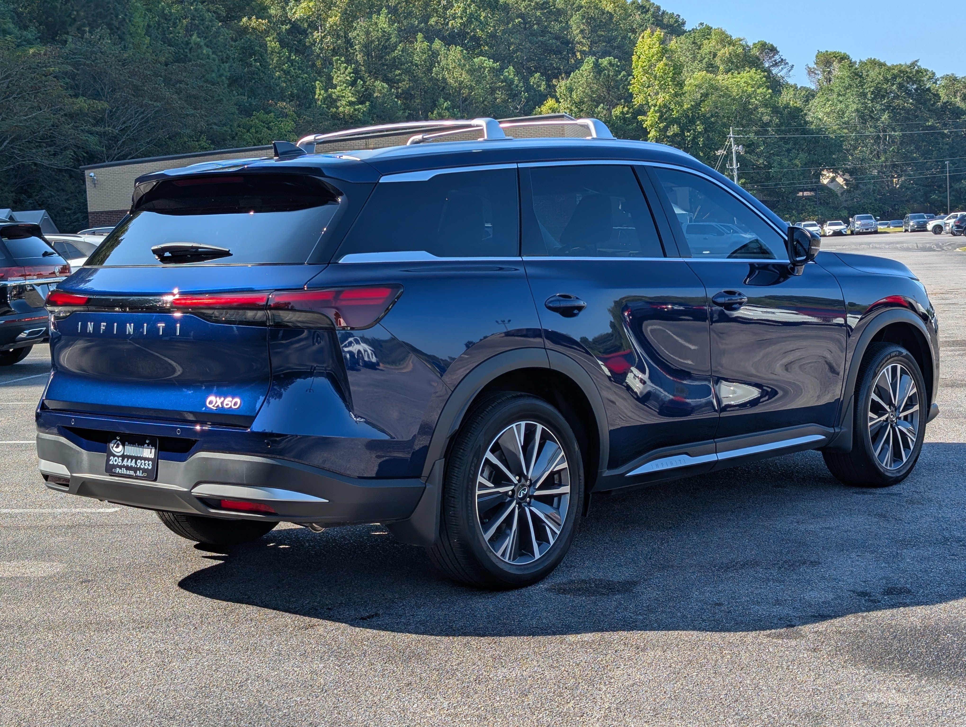 Used 2026 INFINITI QX60 Luxe w/ Family Package FWD image 9