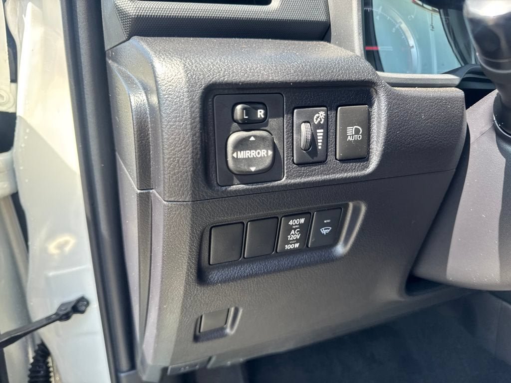 Used 2023 Toyota 4Runner TRD Off-Road Premium AWD/4WD image 29
