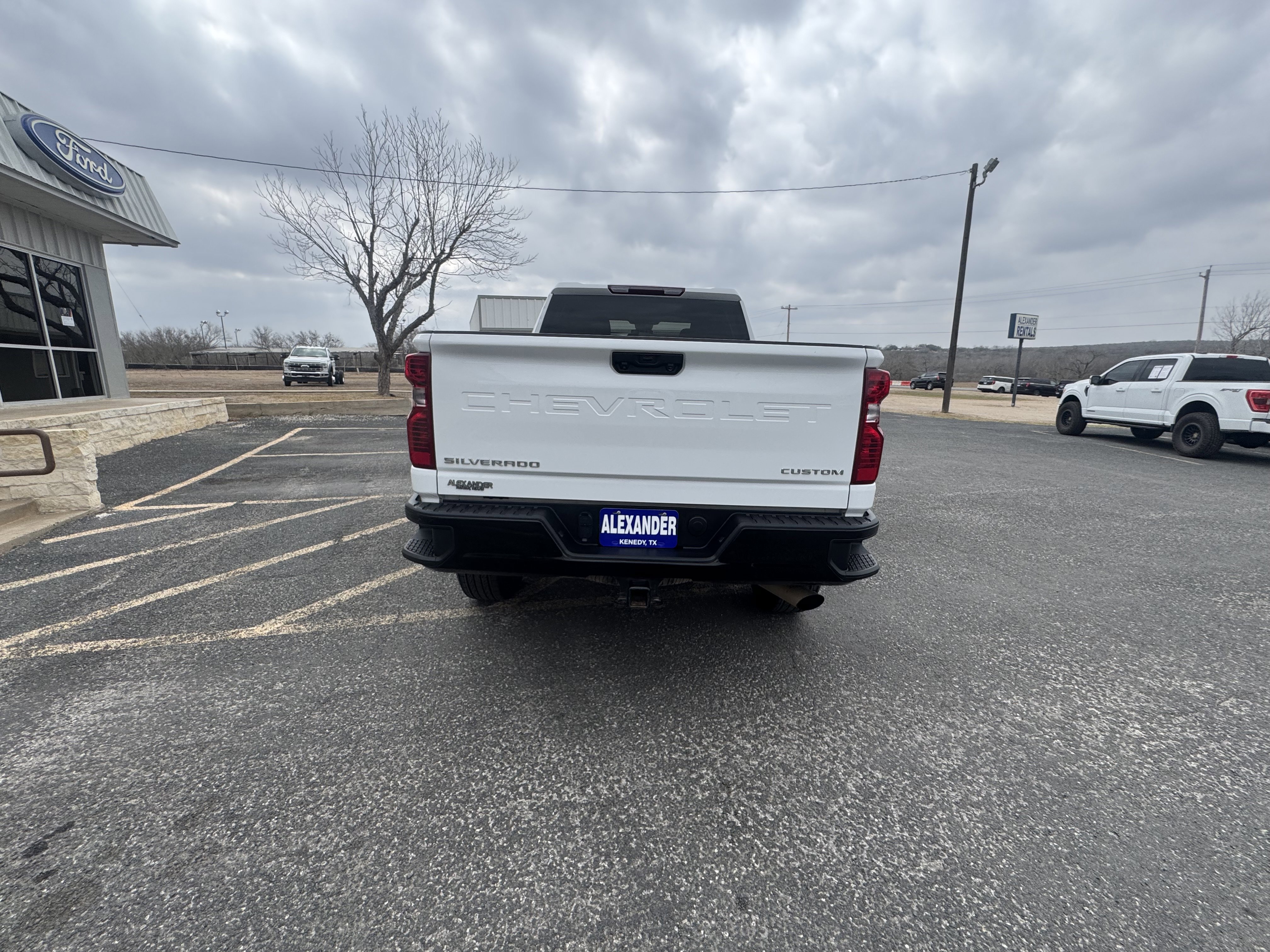 Used 2025 Chevrolet Silverado 2500 Custom w/ Custom Convenience Package image 6