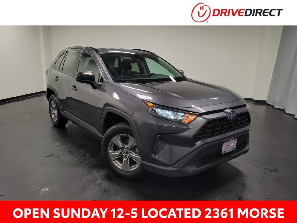 Used 2022 Toyota RAV4 LE AWD/4WD image 1