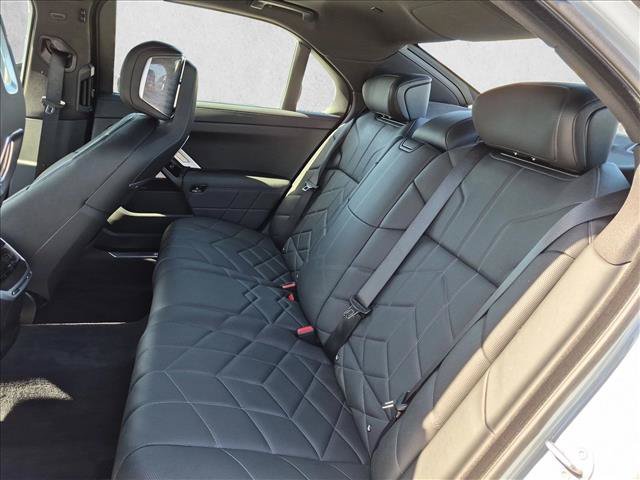 Used 2025 BMW i7 eDrive50 w/ M Sport Package RWD image 21