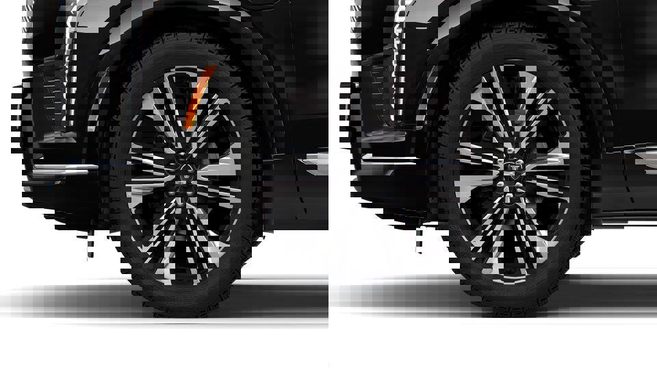 New 2025 Cadillac Optiq Luxury 2 image 9