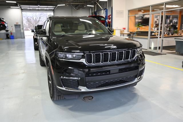 Used 2023 Jeep Grand Cherokee L Limited image 3