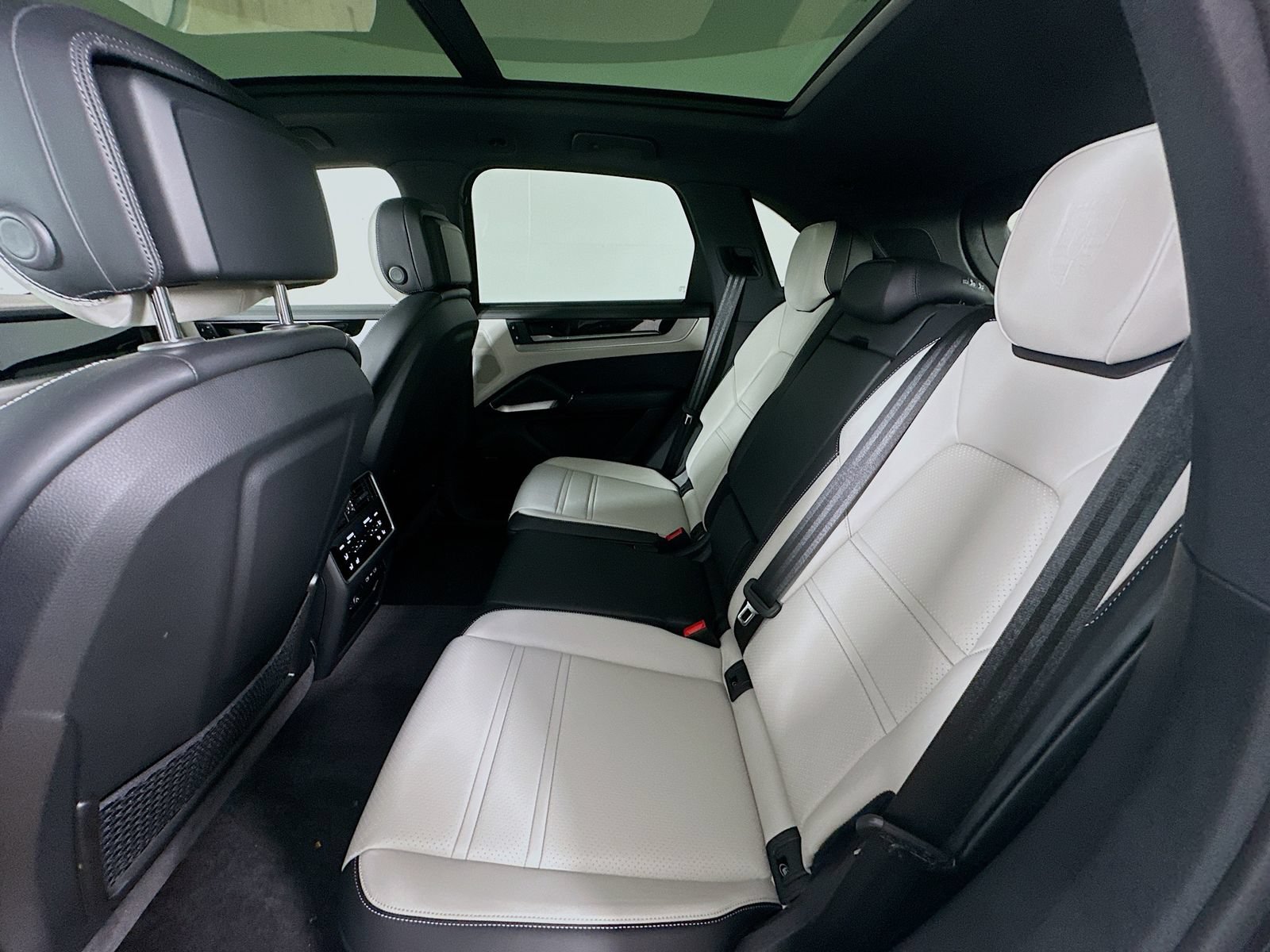 New 2026 Porsche Cayenne S AWD/4WD image 39