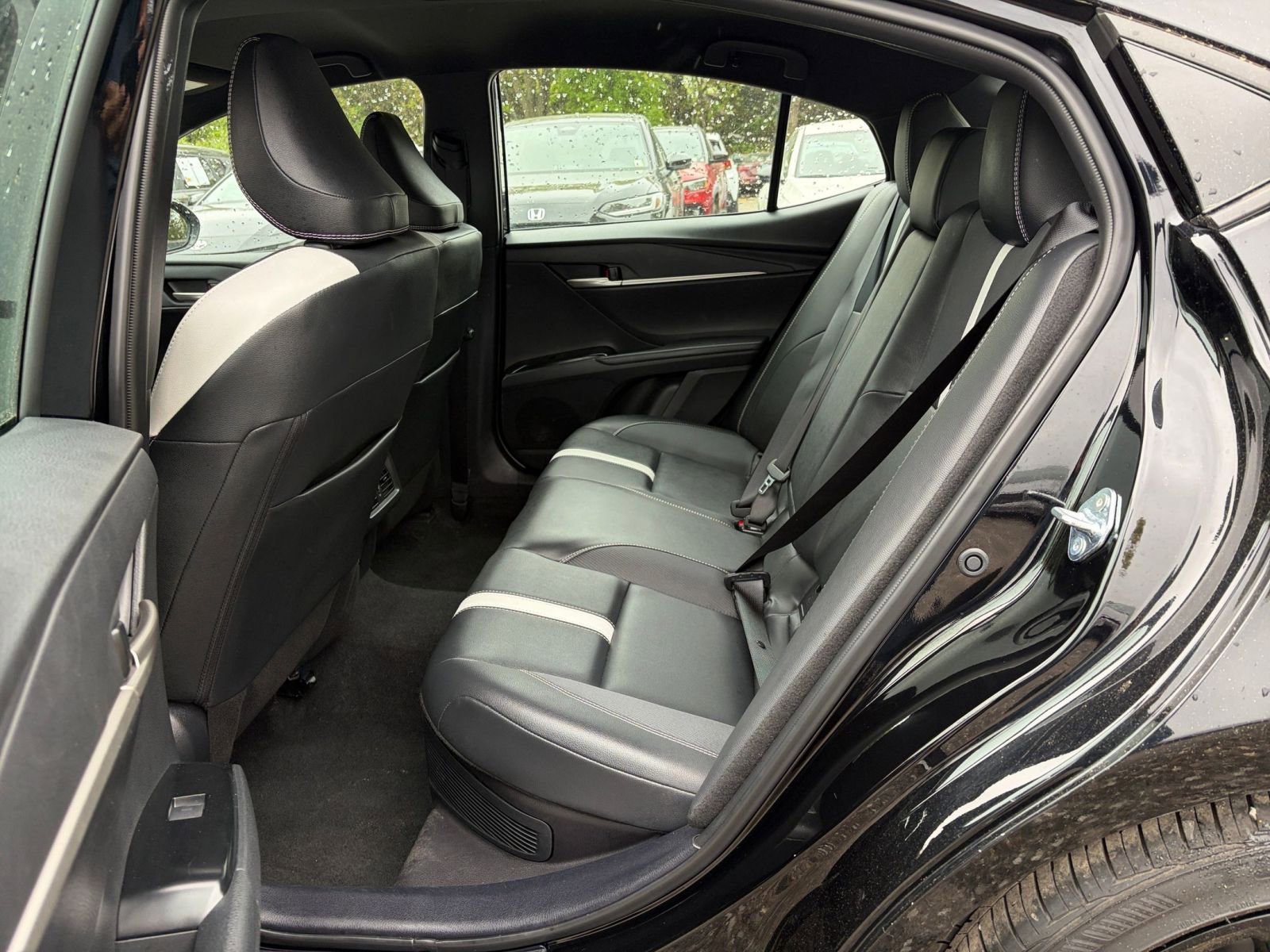 Used 2025 Toyota Camry SE FWD image 25