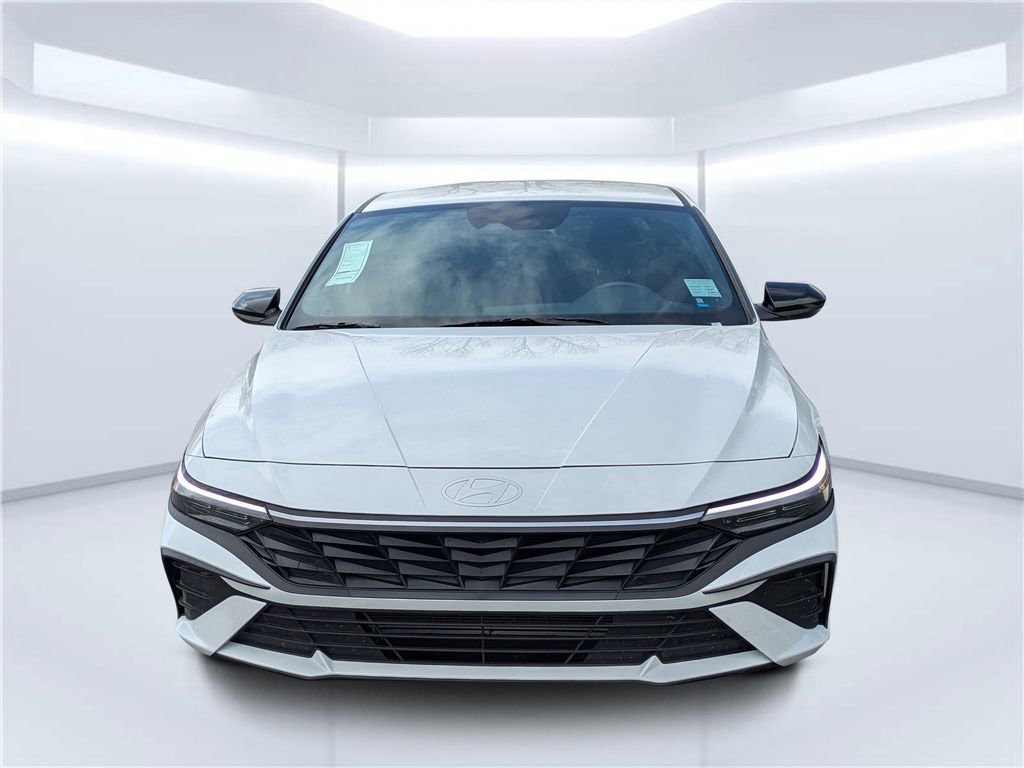 Certified 2025 Hyundai Elantra Sport image 8