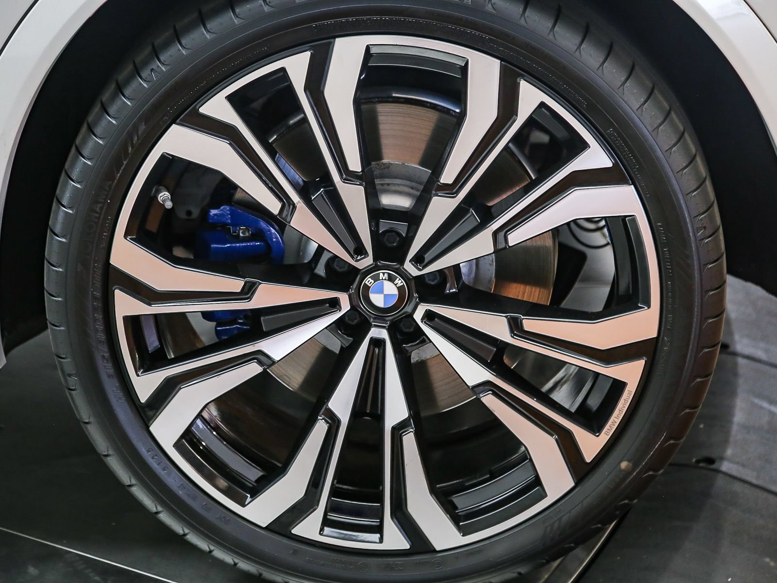 Certified 2024 BMW X7 M60i AWD/4WD image 11
