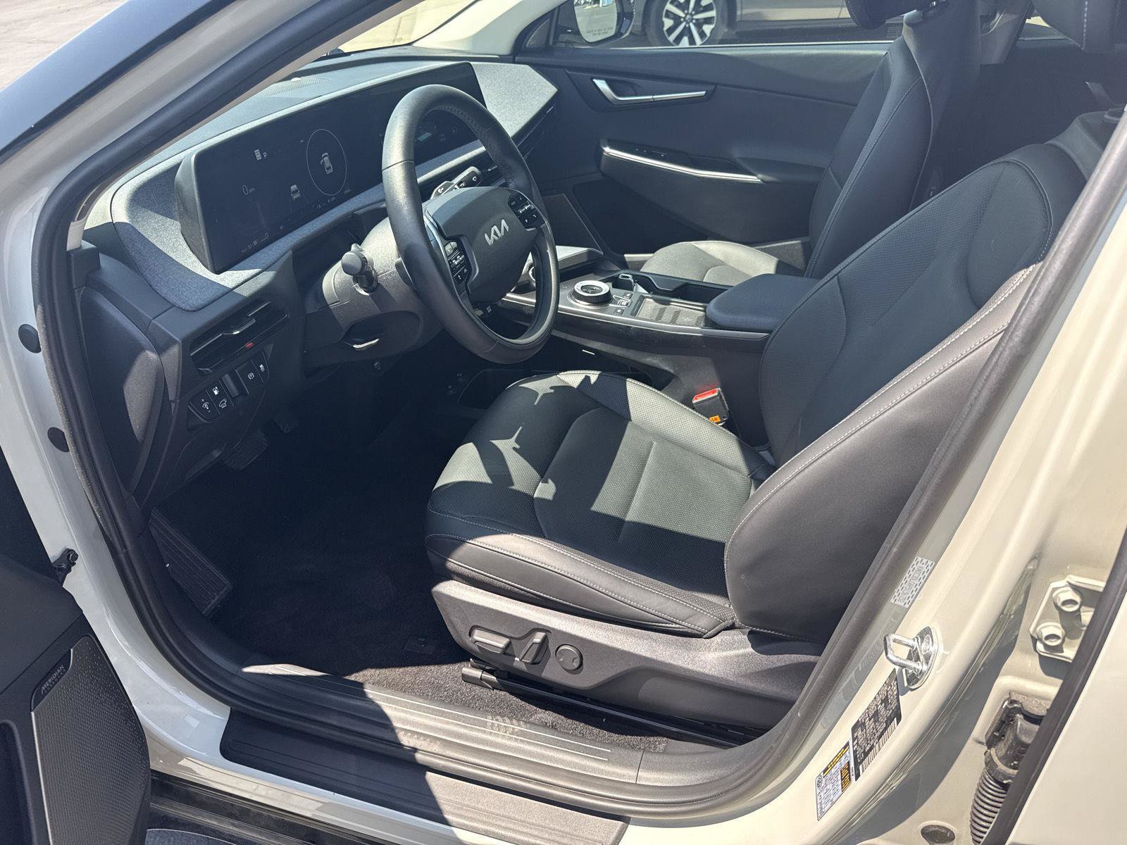 Used 2023 Kia EV6 Wind w/ Wind Technology Package AWD/4WD image 13